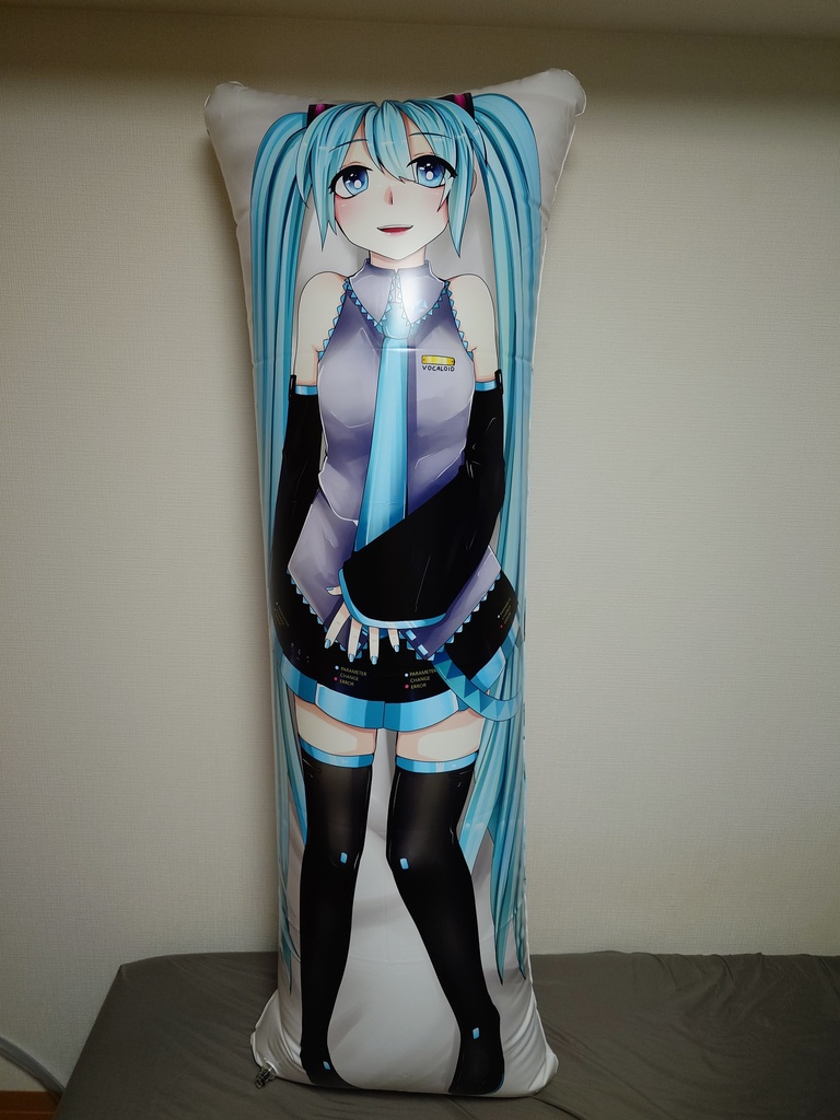 【サポーターズエディション】初音ミクふわふわコーデライトアップ抱き枕 / Hatsune Miku light-up inflatable dakimakura (Special Supporter's Edition)