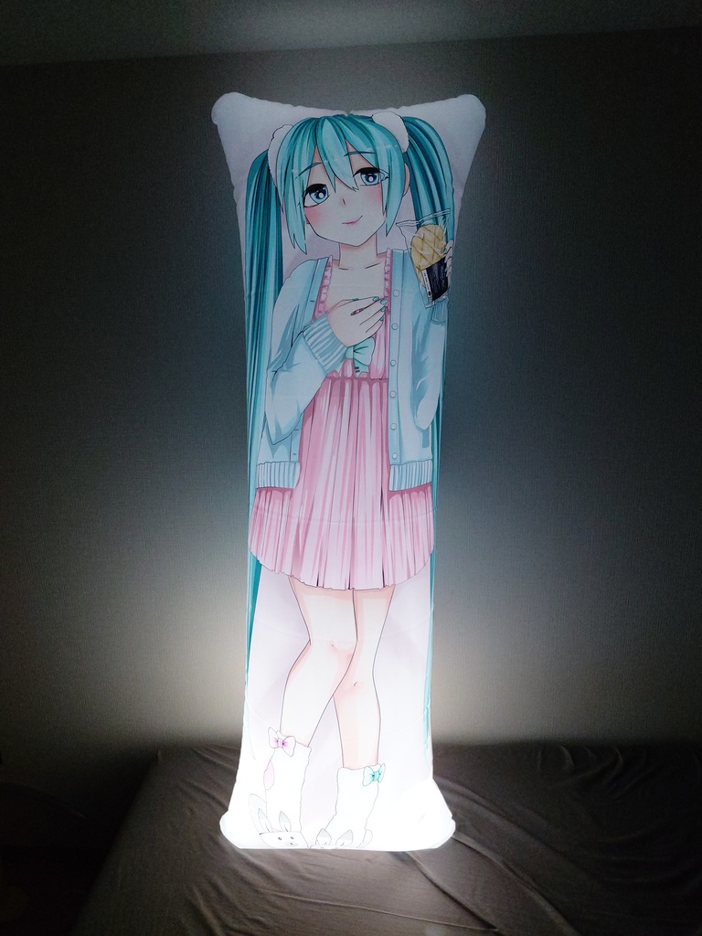 【サポーターズエディション】初音ミクふわふわコーデライトアップ抱き枕 / Hatsune Miku light-up inflatable dakimakura (Special Supporter's Edition)