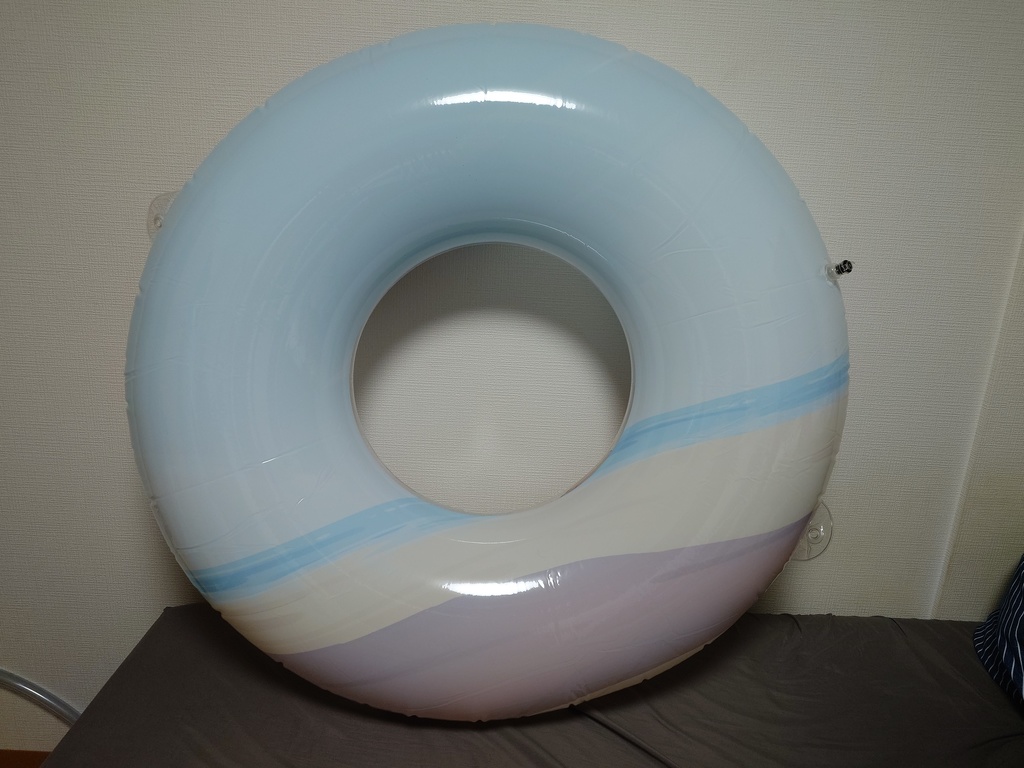 【空ビ研究所1周年特別最終再販】『歌姫との夏休み』120cm スーパーサイズデザイン浮き輪/"Beach Vacation with Diva" 120cm Design Swimming Ring (Inflatable Lab 1st Anniversary Special Final Reprint)