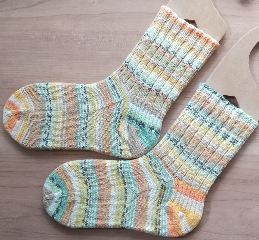 瀬出カラー🧶🧦靴下①