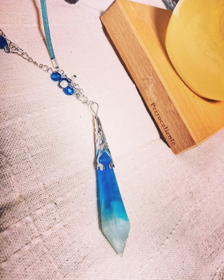 【冬将軍の見た世界】雪原下の結晶