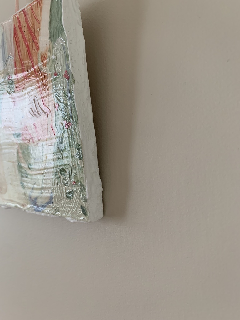 ピンクの犬と歩く