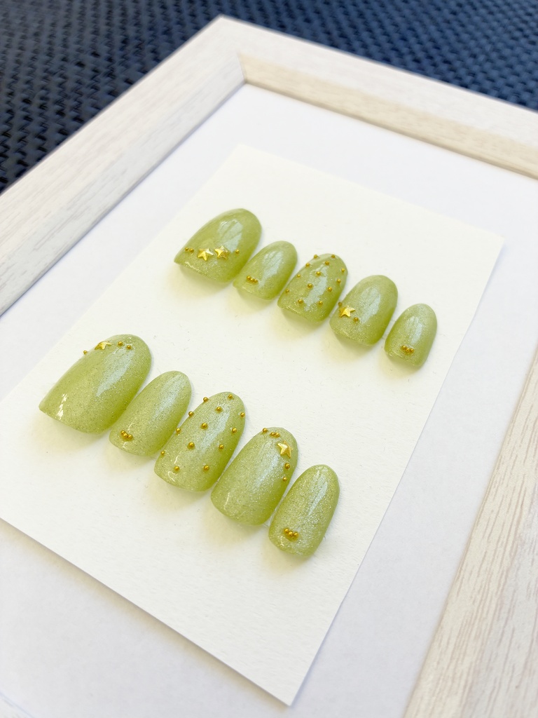ネイルチップ［GREEN DOTS］