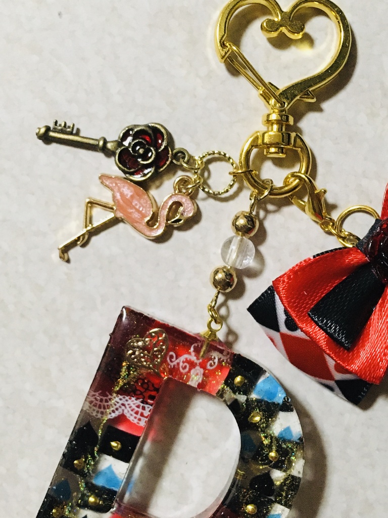 レジン「D」スペード イニシャルチャーム