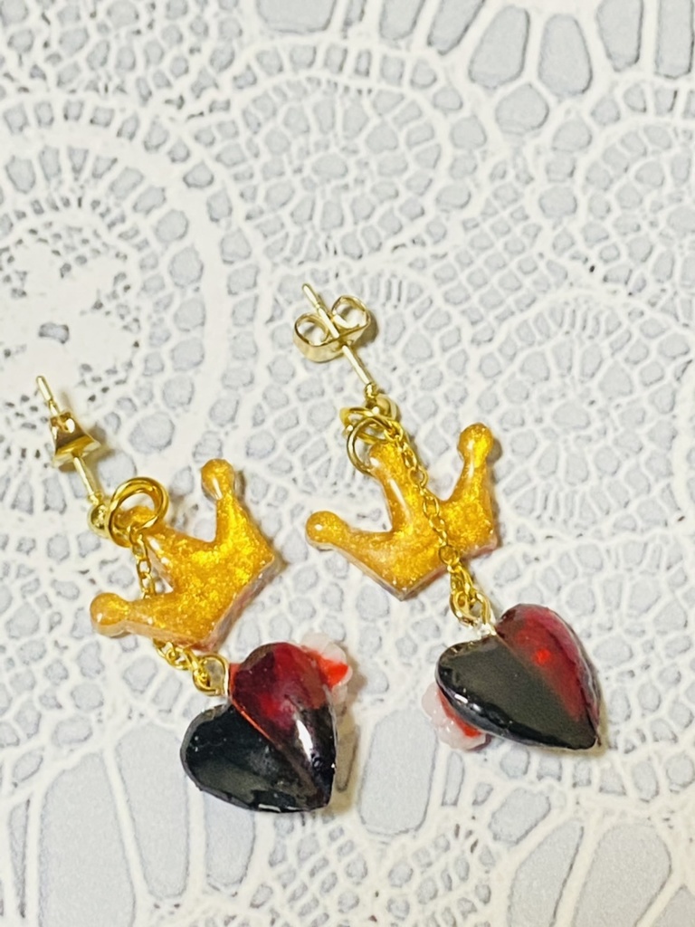 レジン ハートのピアス