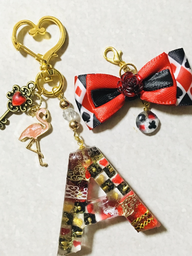 レジン「A」ハートのイニシャルチャーム
