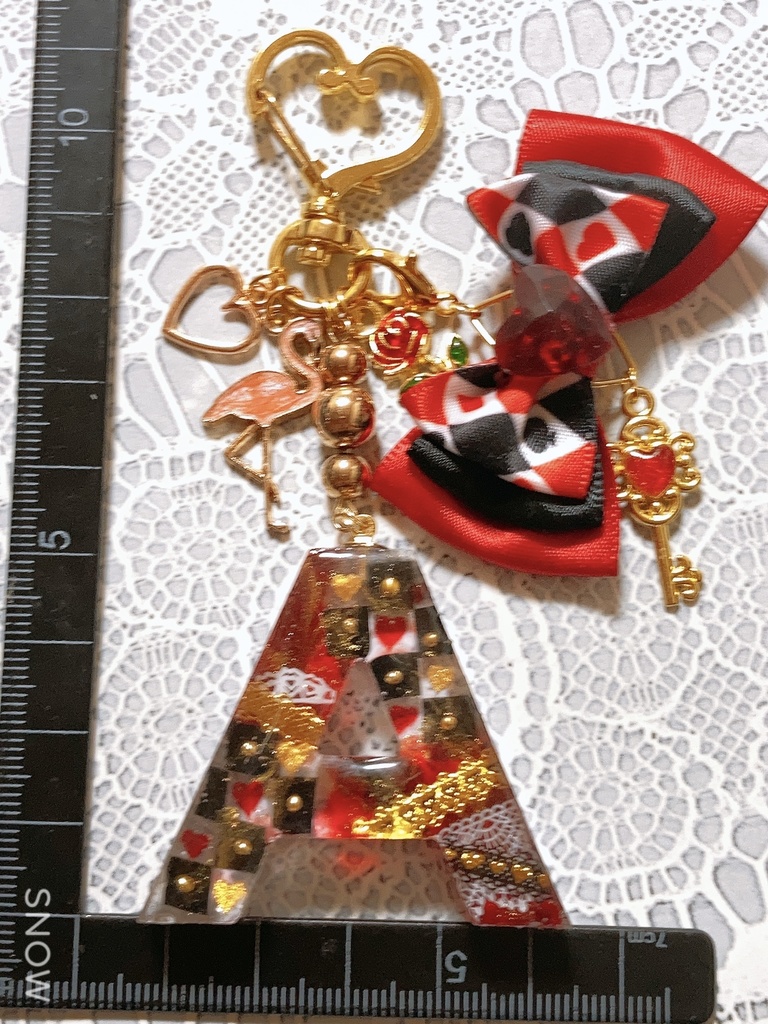 レジン「A」ハートのイニシャルチャーム