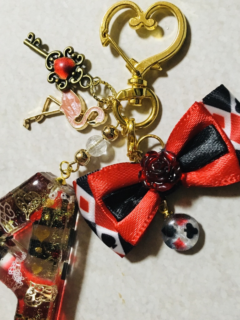 レジン「A」ハートのイニシャルチャーム