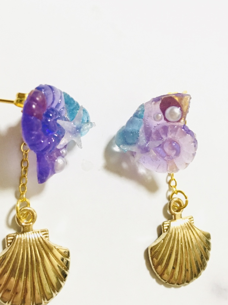 レジン 巻貝とヒトデのピアス