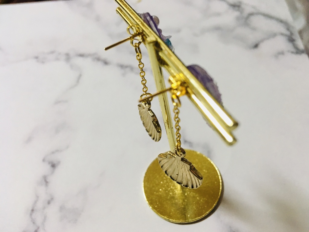 レジン 巻貝とヒトデのピアス