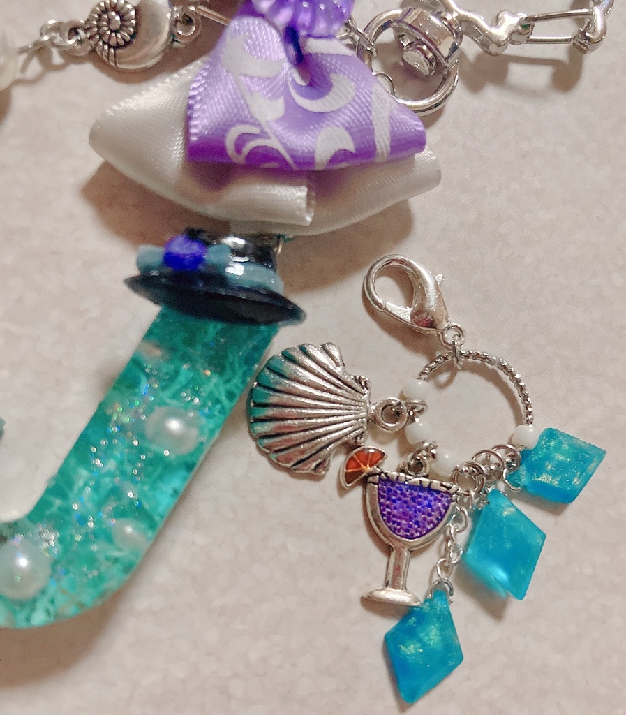 レジン「J」海のイニシャルチャーム