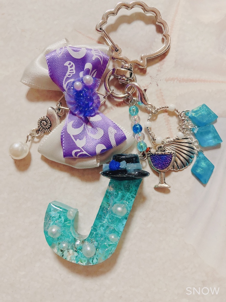 レジン「J」海のイニシャルチャーム