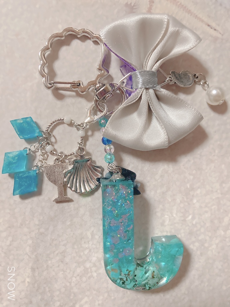 レジン「J」海のイニシャルチャーム
