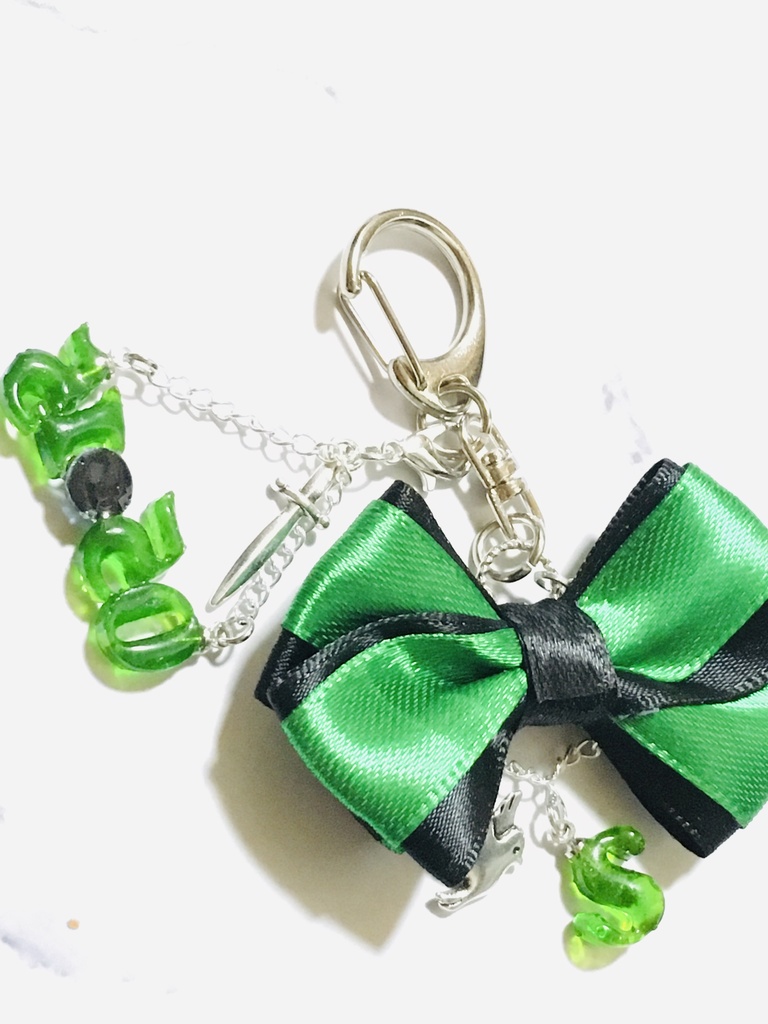 レジンとリボンの「S」イニシャルチャーム