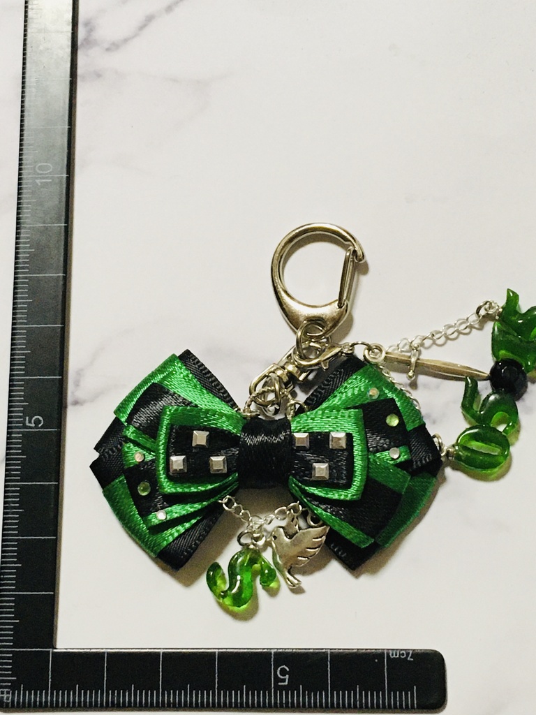 レジンとリボンの「S」イニシャルチャーム