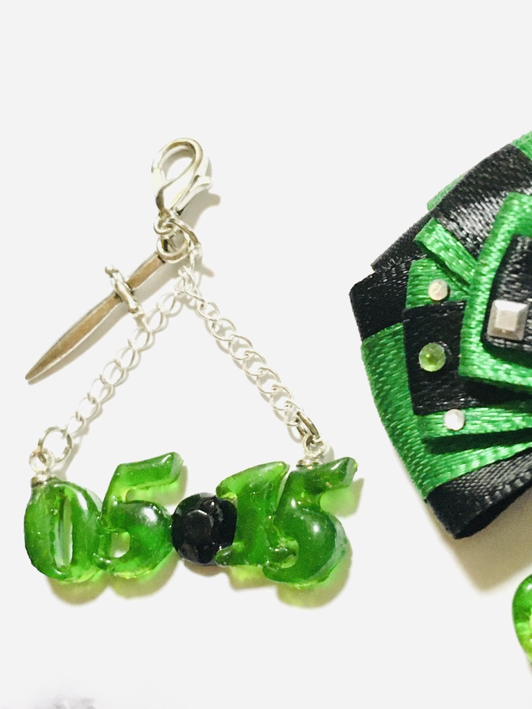 レジンとリボンの「S」イニシャルチャーム