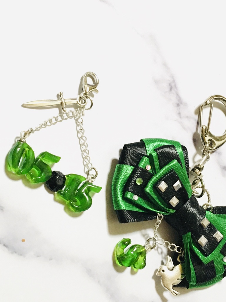 レジンとリボンの「S」イニシャルチャーム