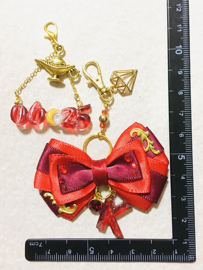 レジン「K」リボンチャーム