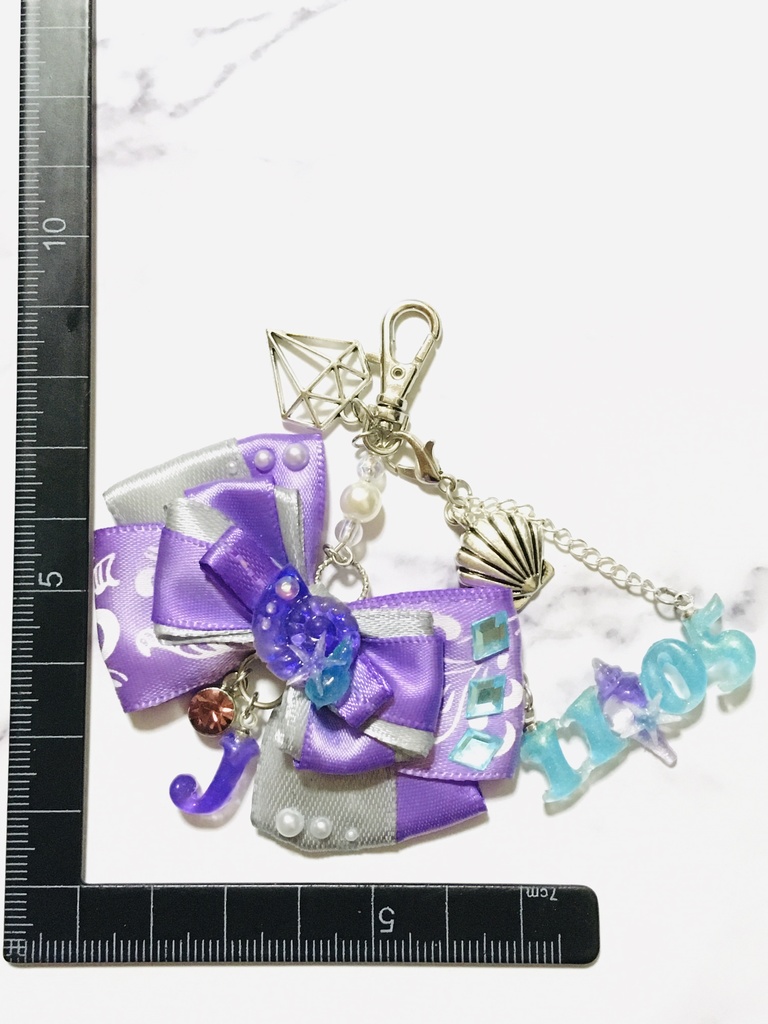 レジン「J」リボンチャーム