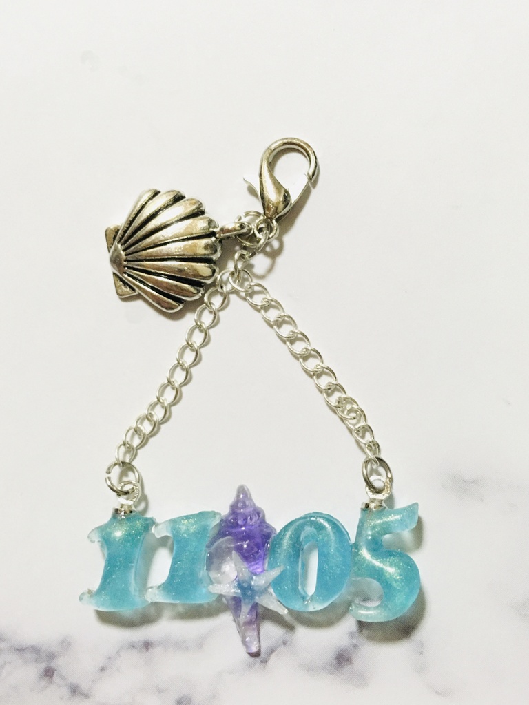 レジン「J」リボンチャーム