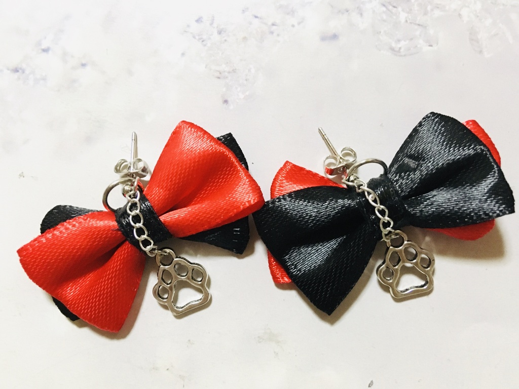 ダルメシアン柄リボンピアス