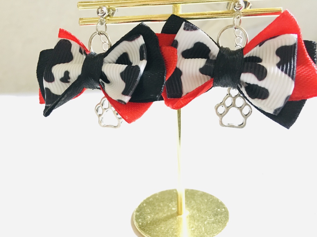 ダルメシアン柄リボンピアス