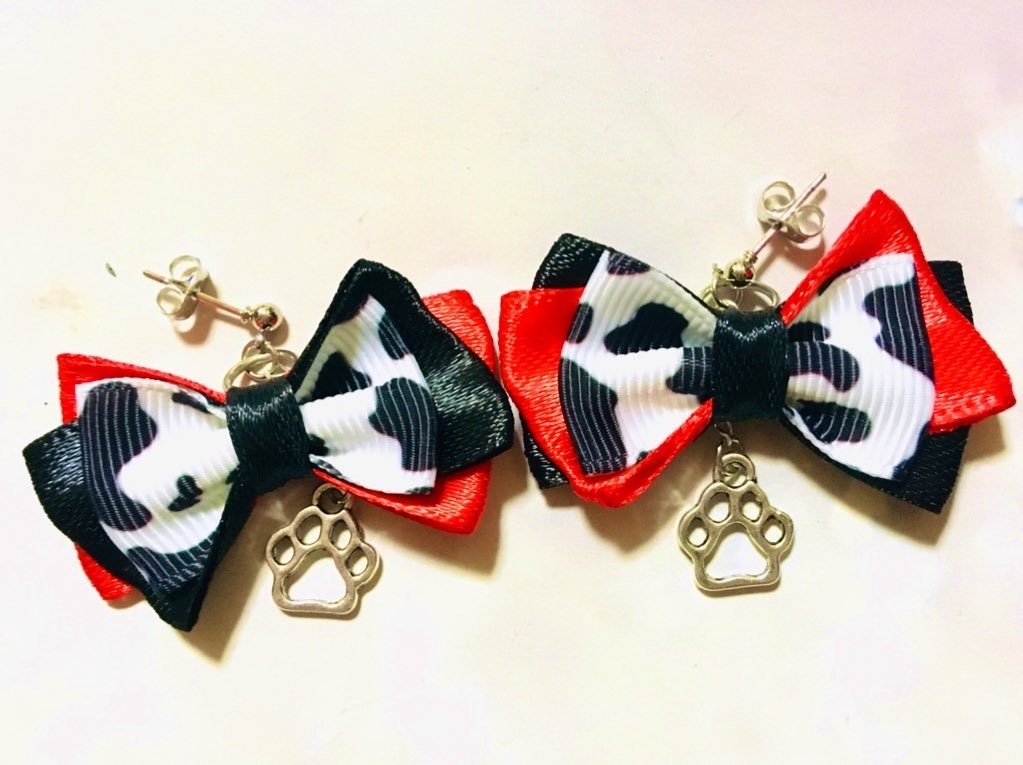 ダルメシアン柄リボンピアス