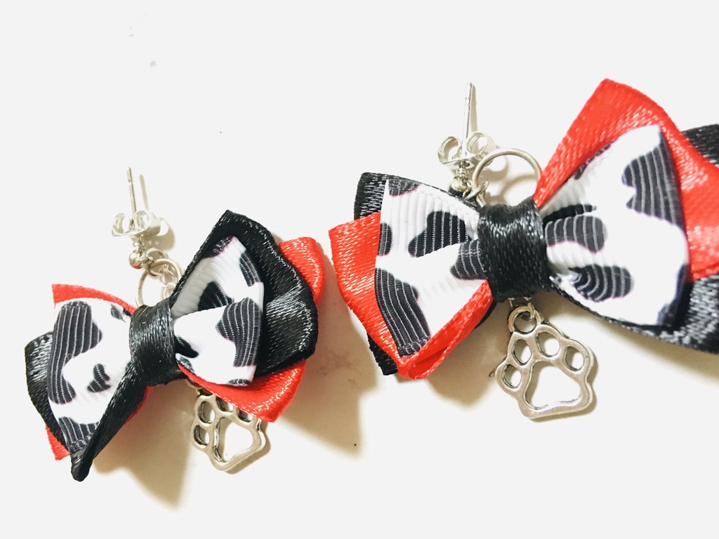 ダルメシアン柄リボンピアス