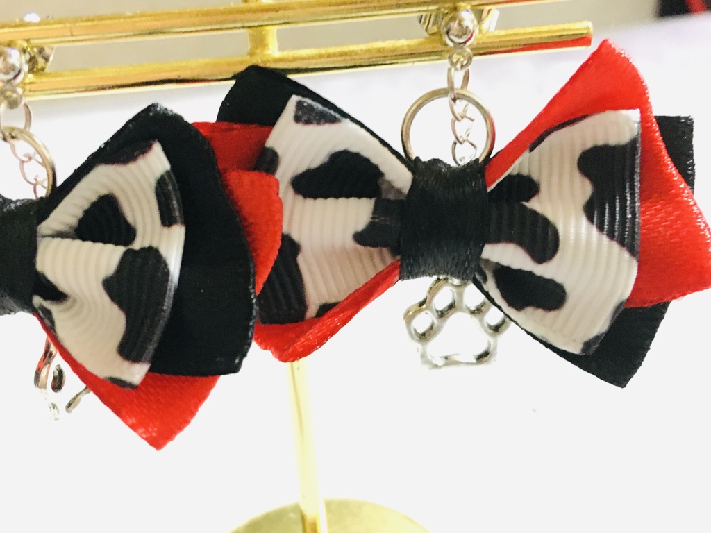 ダルメシアン柄リボンピアス