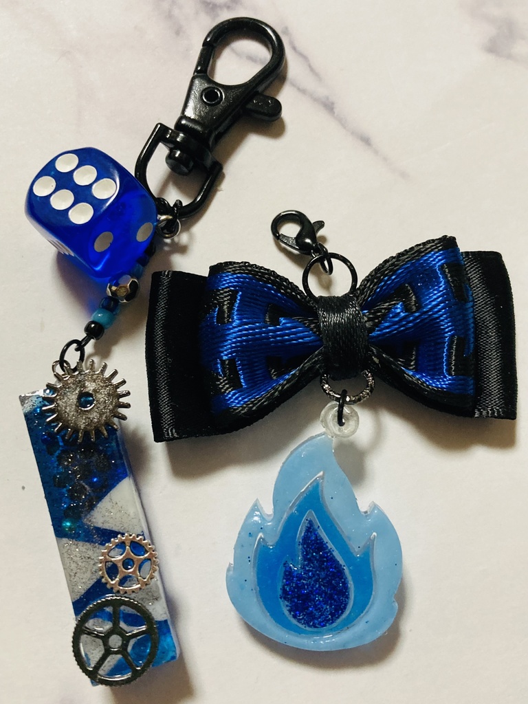 レジン「I」冥府のイニシャルチャーム