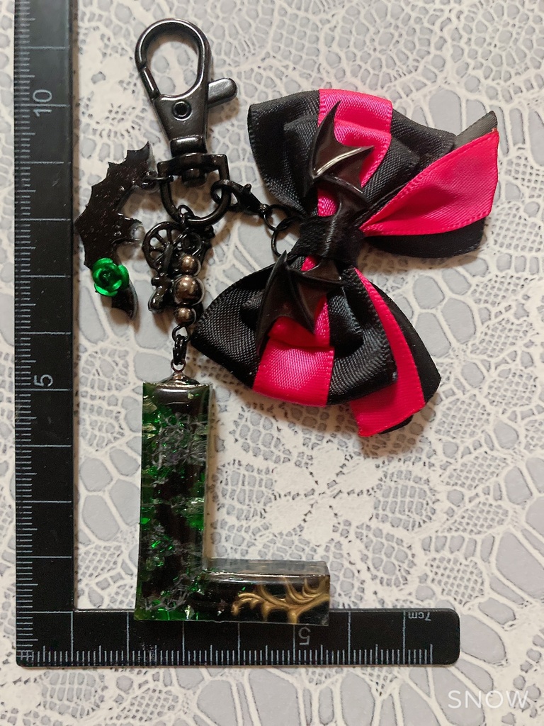 レジン【L】コウモリのイニシャルチャーム