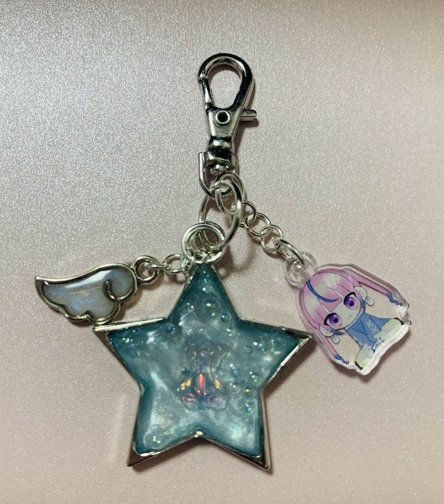 星と羽のチャーム