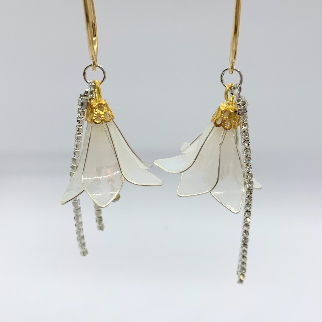 ユリ イヤーフック