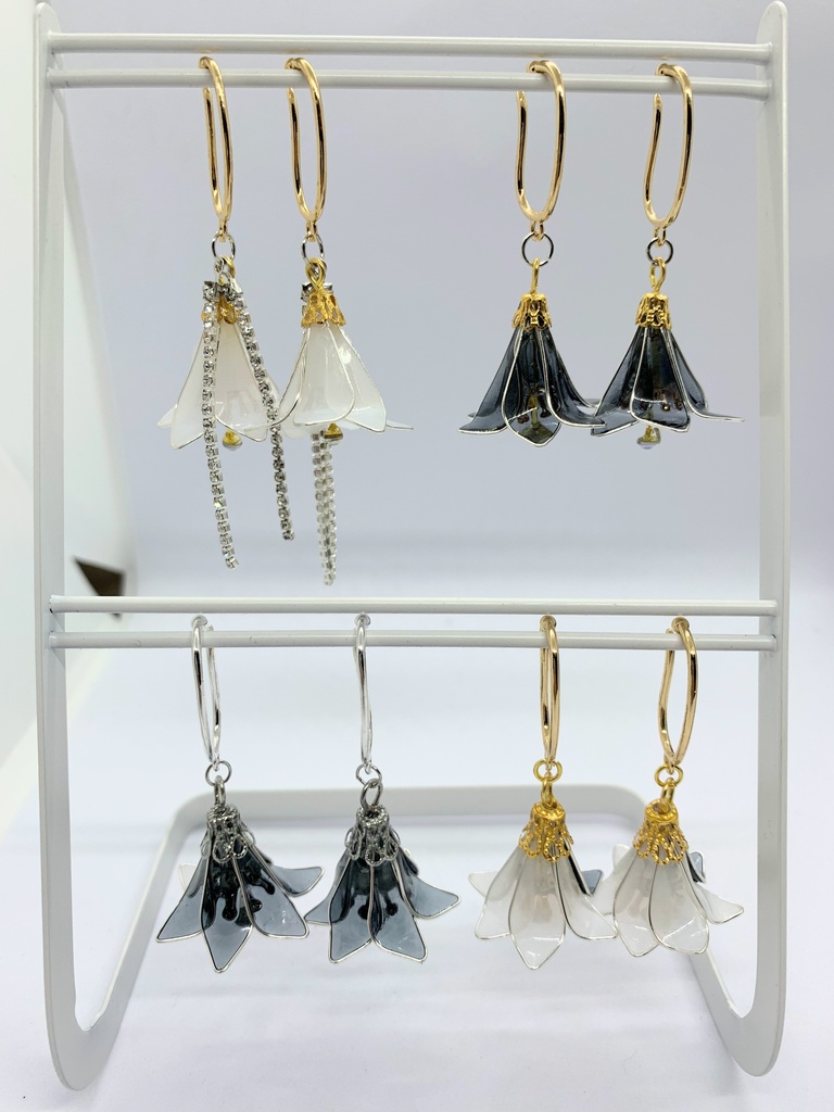 ユリ イヤーフック