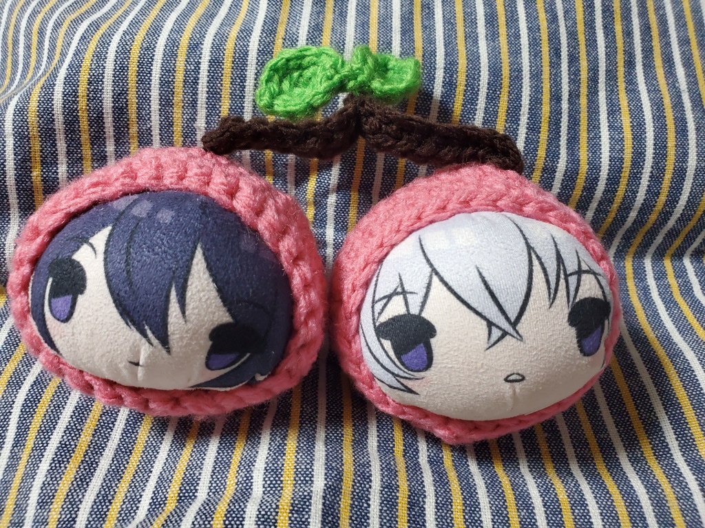 おまんじゅう用サクランボのきぐるみ