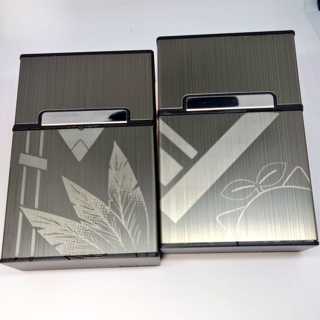 レオス・ローレン・イッテツイメージ タバコケース