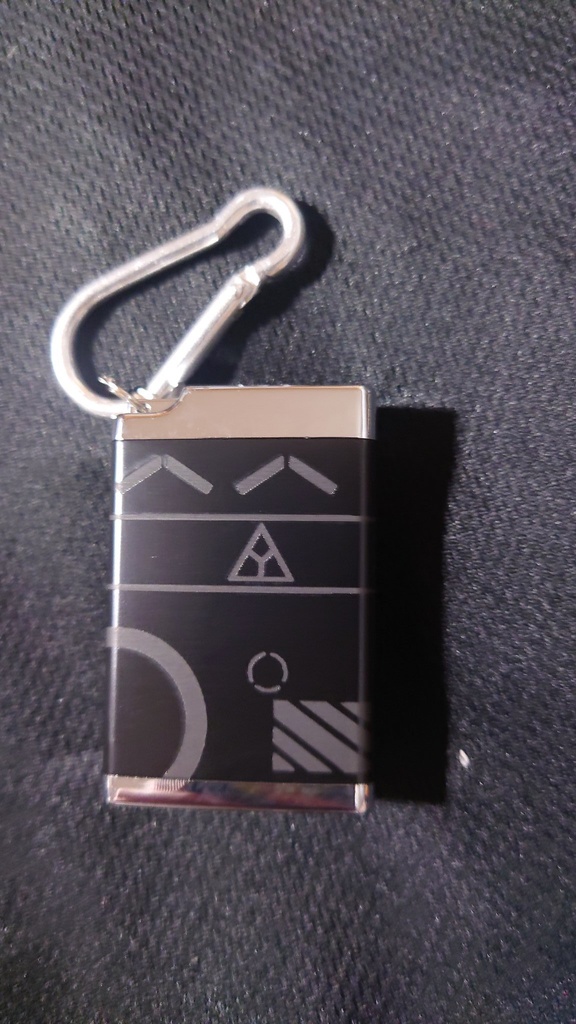 レオス・ローレン・イッテツ イメージ 携帯灰皿