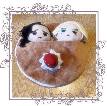 おおきなふわふわパンケーキのおふとん（いちごほいっぷ）