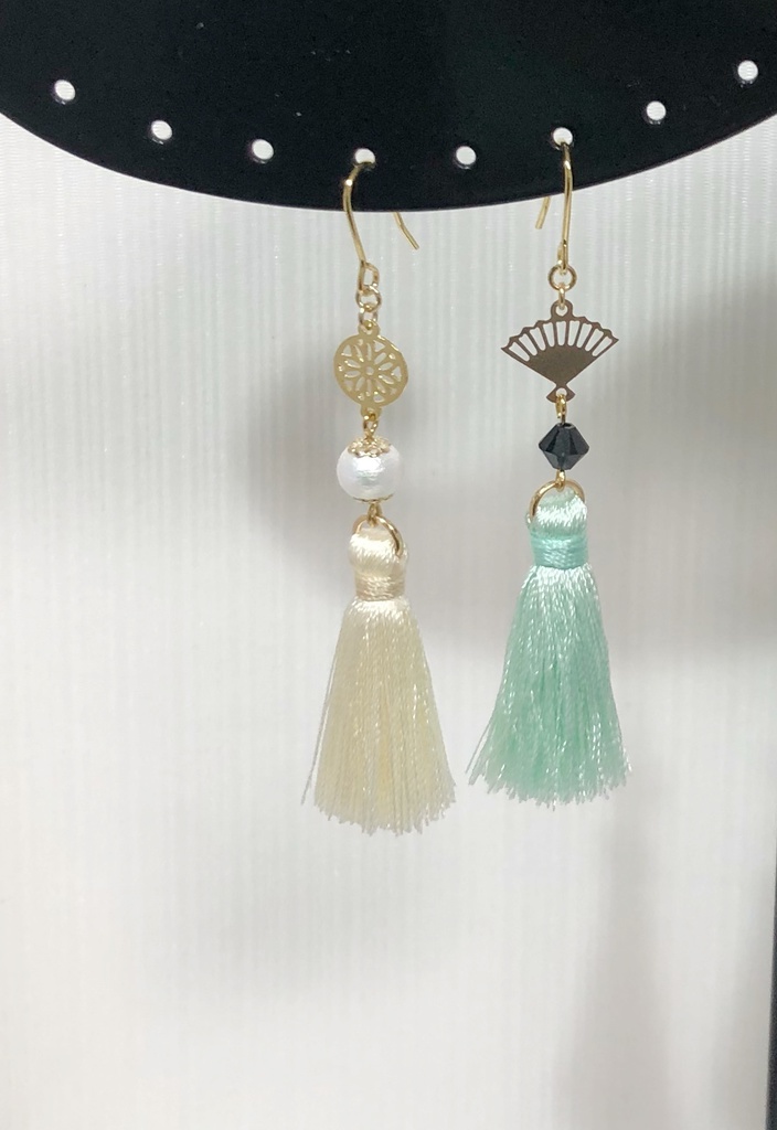 源氏兄弟イメージタッセルピアス