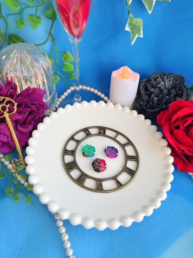 薔薇の指輪と耳飾り(3階)