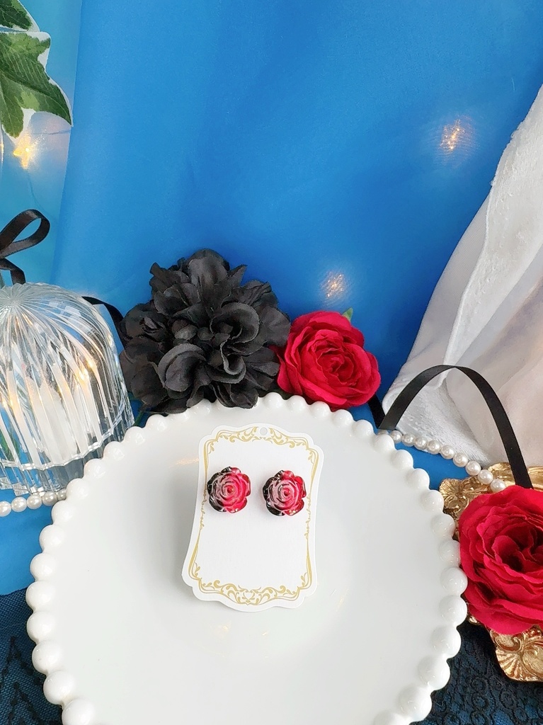 薔薇の指輪と耳飾り(3階)