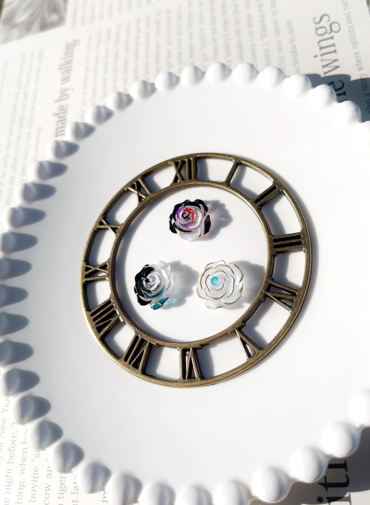 薔薇の指輪と耳飾り(別邸2階)