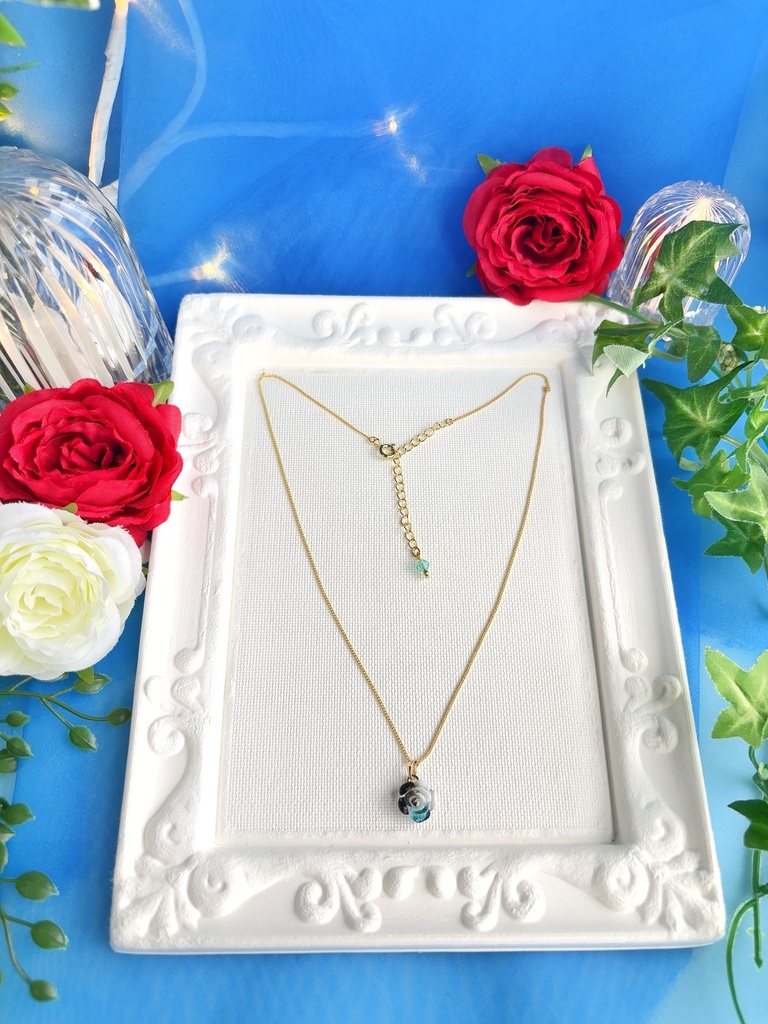 シロ ミニ薔薇アクセ