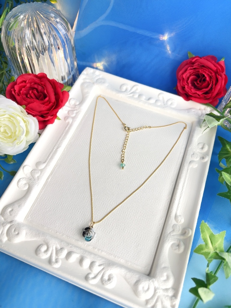 シロ ミニ薔薇アクセ