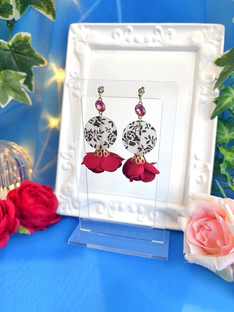 アモン　フラワータッセルピアス