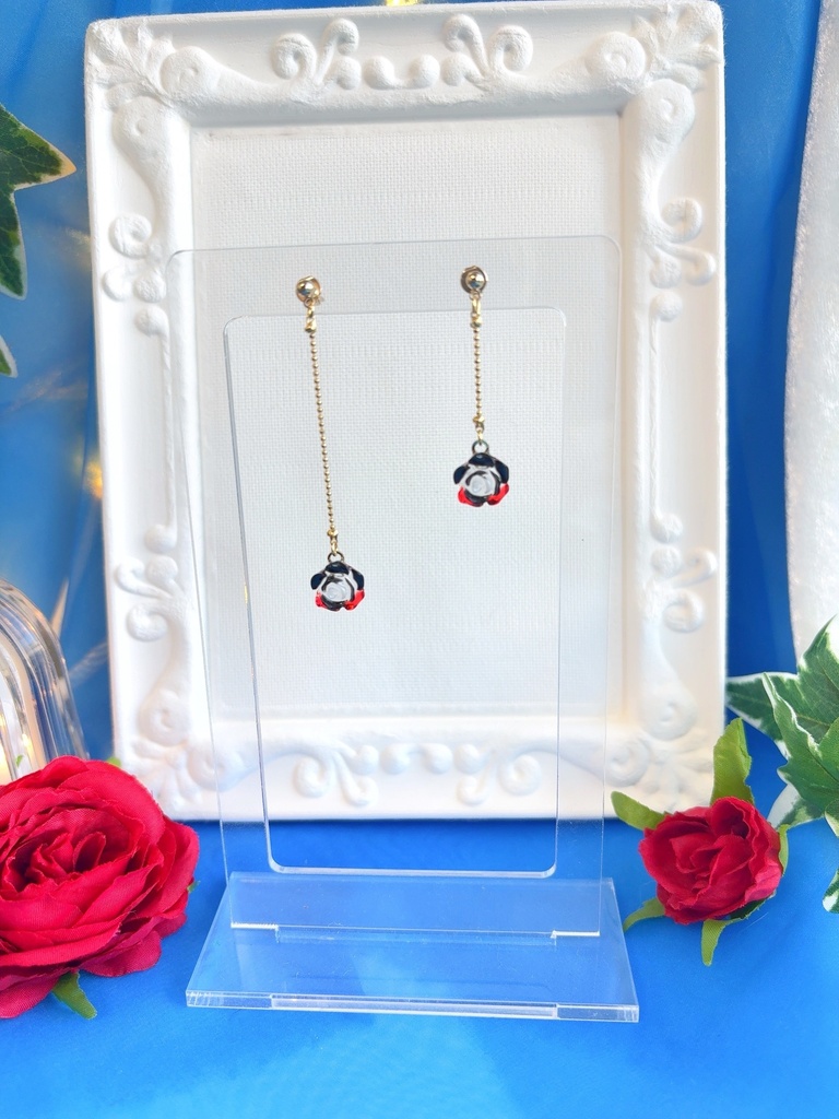✝️🦋🦾🥀ミニ薔薇ピアス