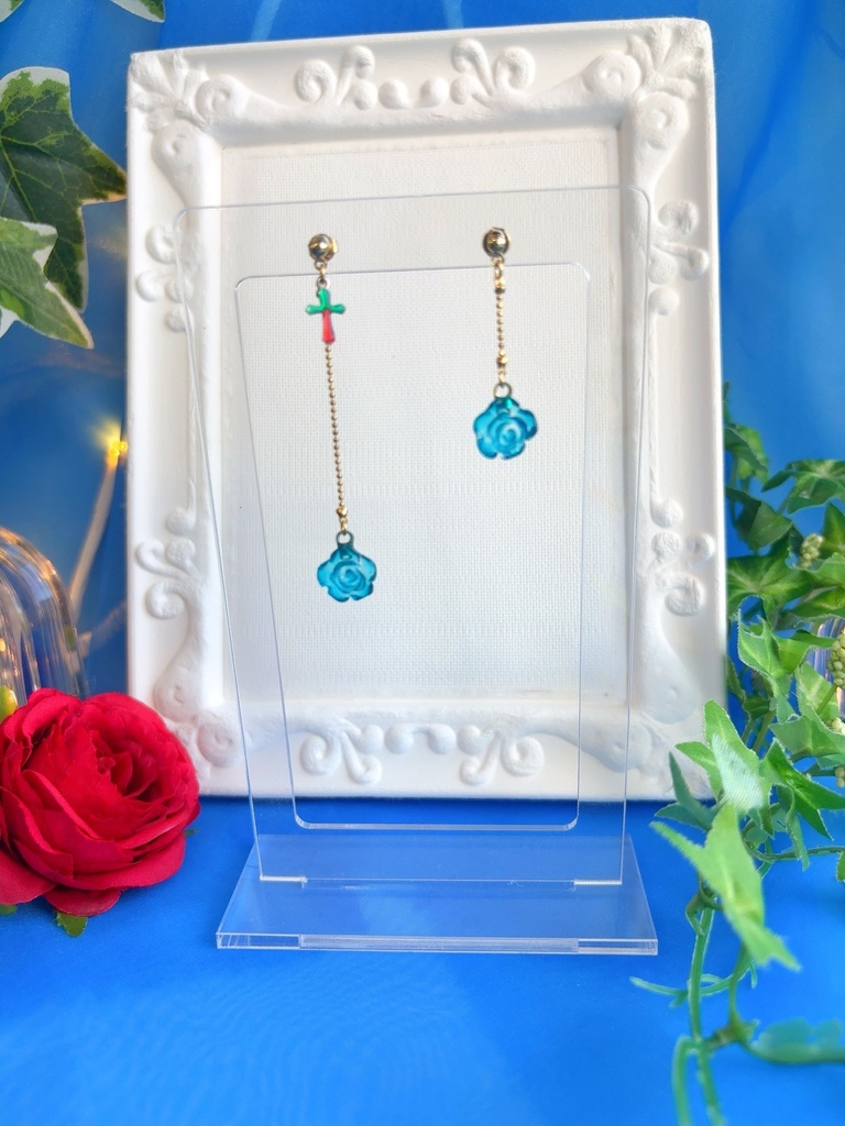 ✝️🦋🦾🥀ミニ薔薇ピアス