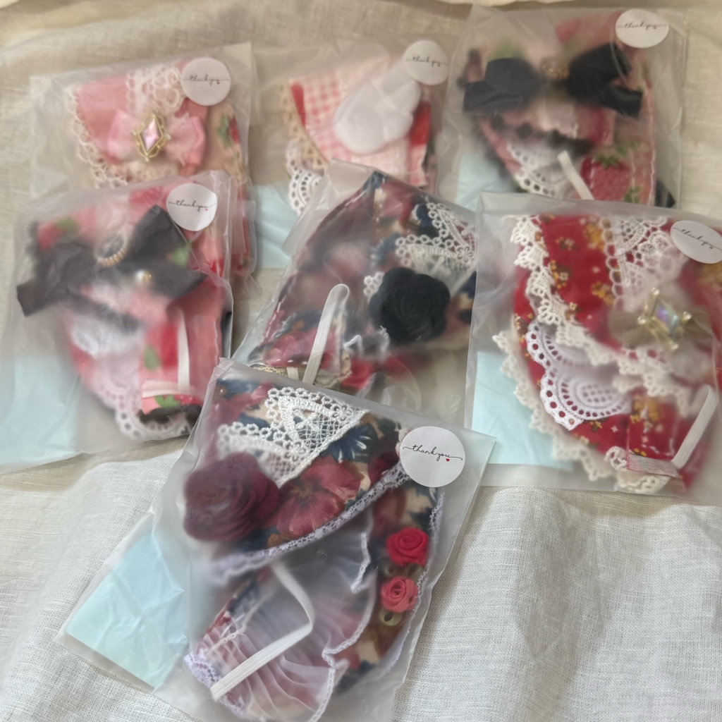 ぬいぐるみ　ハーフボンネット　赤系