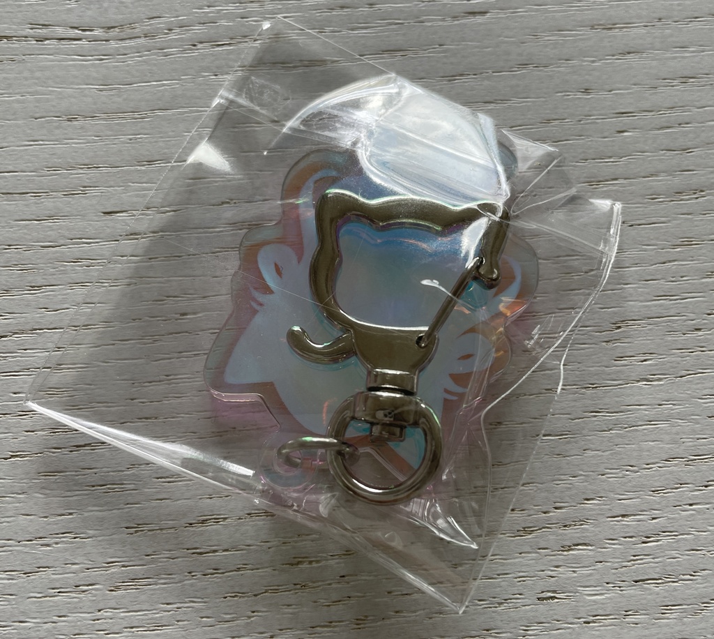 三毛猫わらび🐈🥦オーロラアクリルキーホルダー・かわちい猫ナスカン