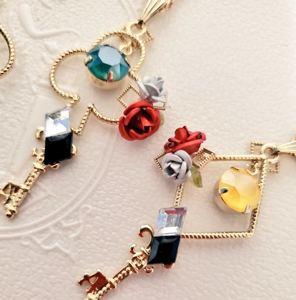 【ハンドメイド】ハーツラビュルイメージネックレス【ツイステ】